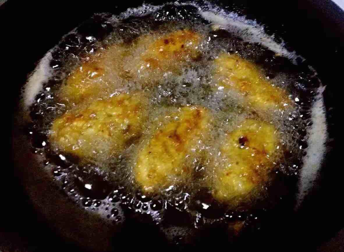 香酥炸雞翅的做法-家常味炸菜譜