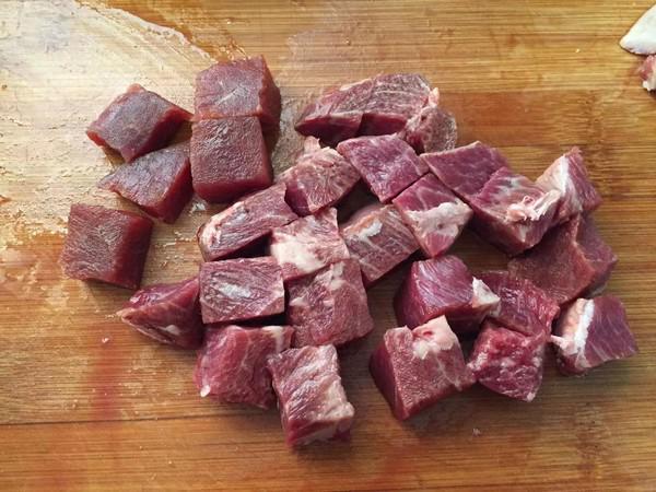 五彩牛肉粒的做法-咸鮮味炒菜譜