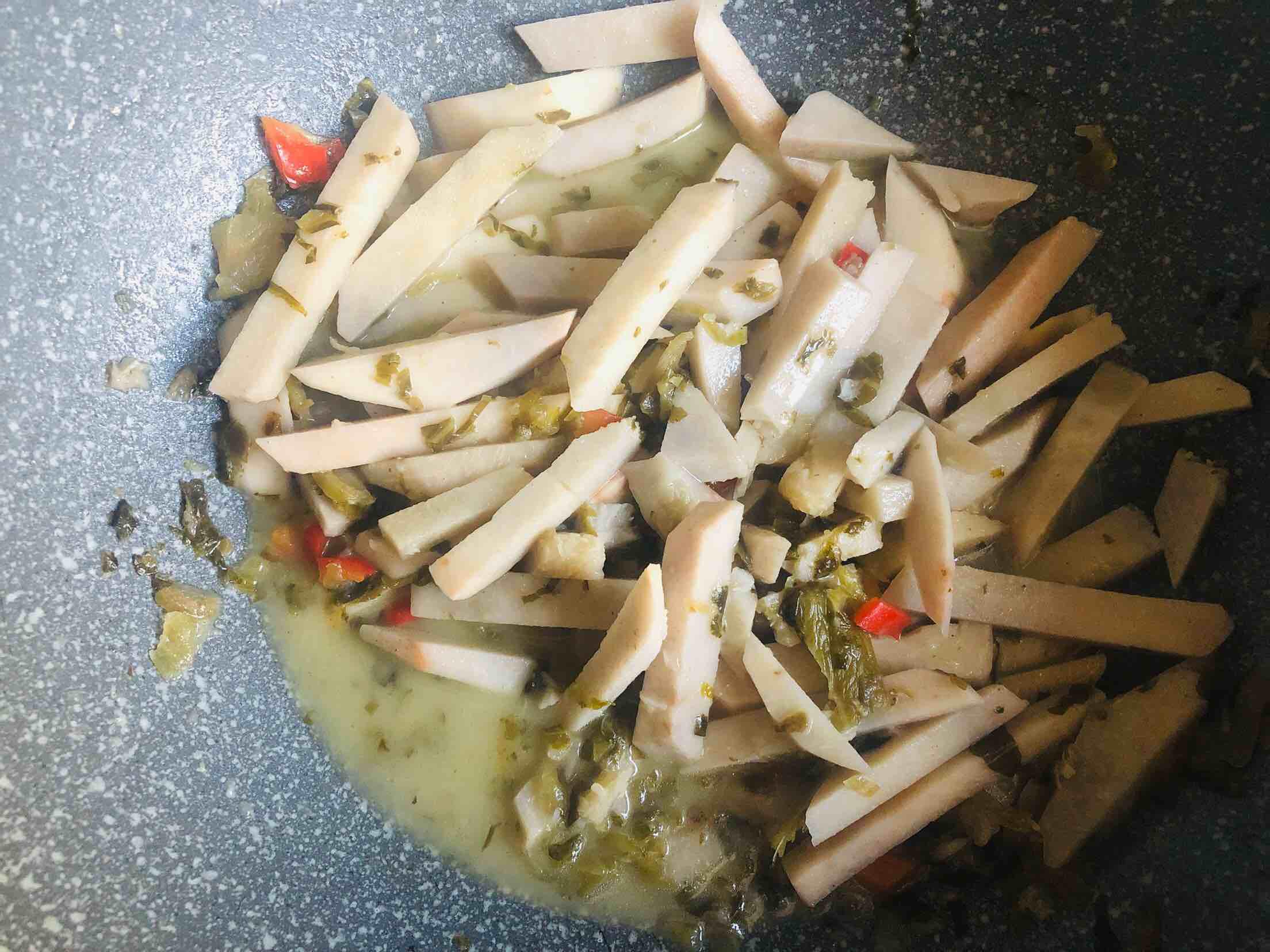 糟菜燴芋頭的做法-酸辣味燒菜譜-易網健康養生網 糟菜燴芋頭的做法-酸辣味燒菜譜