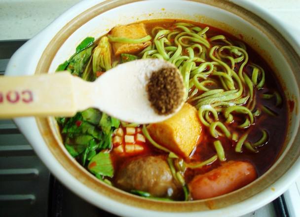 砂鍋面的做法-麻辣味煮菜譜