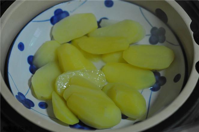 醬香水晶土豆丸子的做法-家常味燒菜譜