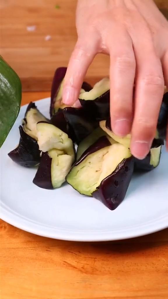 家常茄子的做法-家常味炒菜譜