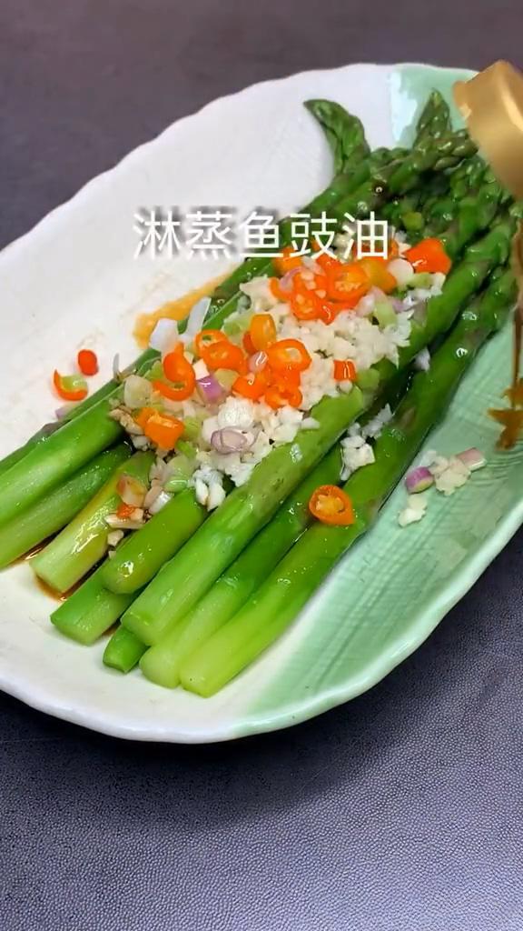 白灼蘆筍的做法-家常味煮菜譜