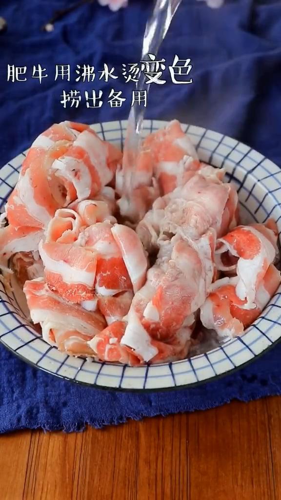 番茄肥牛湯的做法-家常味煮菜譜-易網(wǎng)健康養(yǎng)生網(wǎng) 番茄肥牛湯的做法-家常味煮菜譜