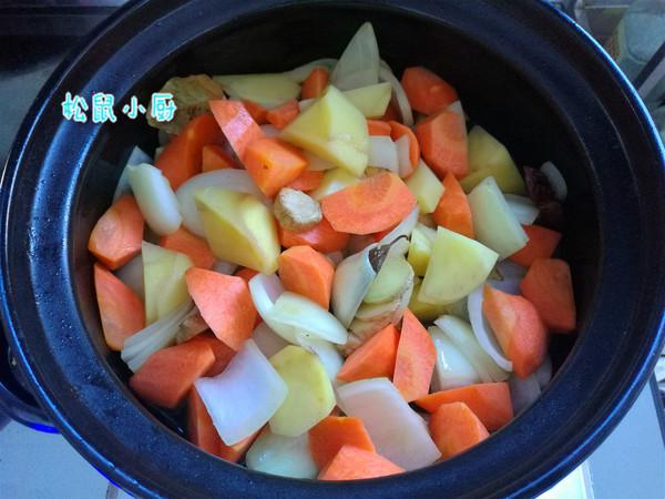 雞翅燜鍋的做法-家常味燜菜譜