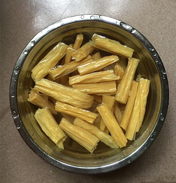 黑木耳炒腐竹的做法-香辣味炒菜譜