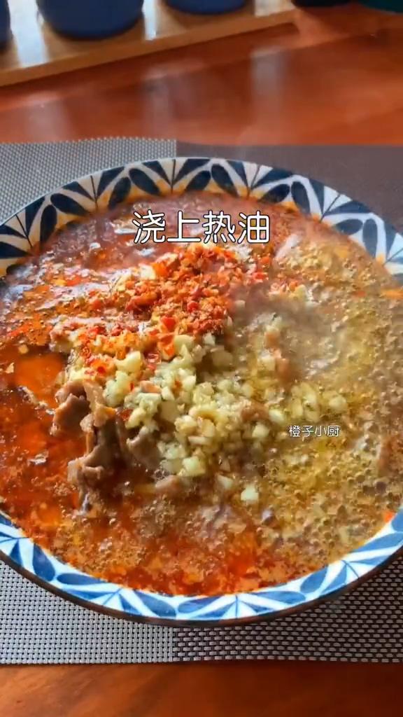 水煮牛肉的做法-家常味炒菜譜