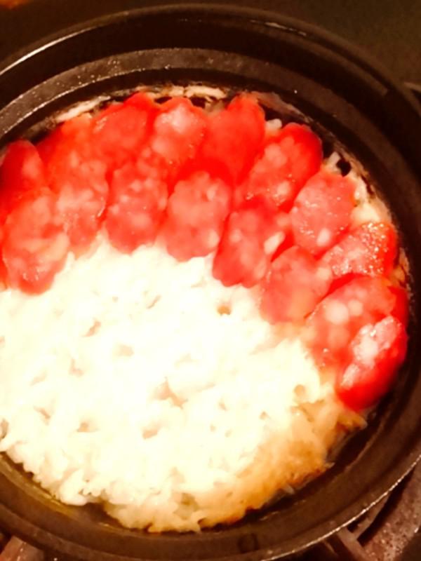 雞腿臘腸煲仔飯的做法-咸鮮味煮菜譜
