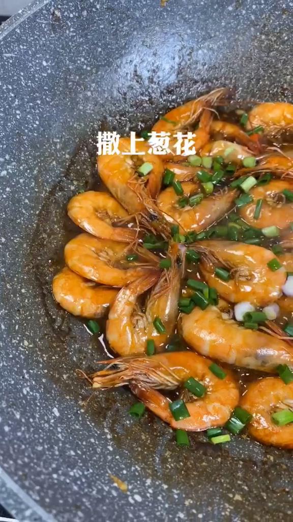 油燜大蝦的做法-家常味燜菜譜