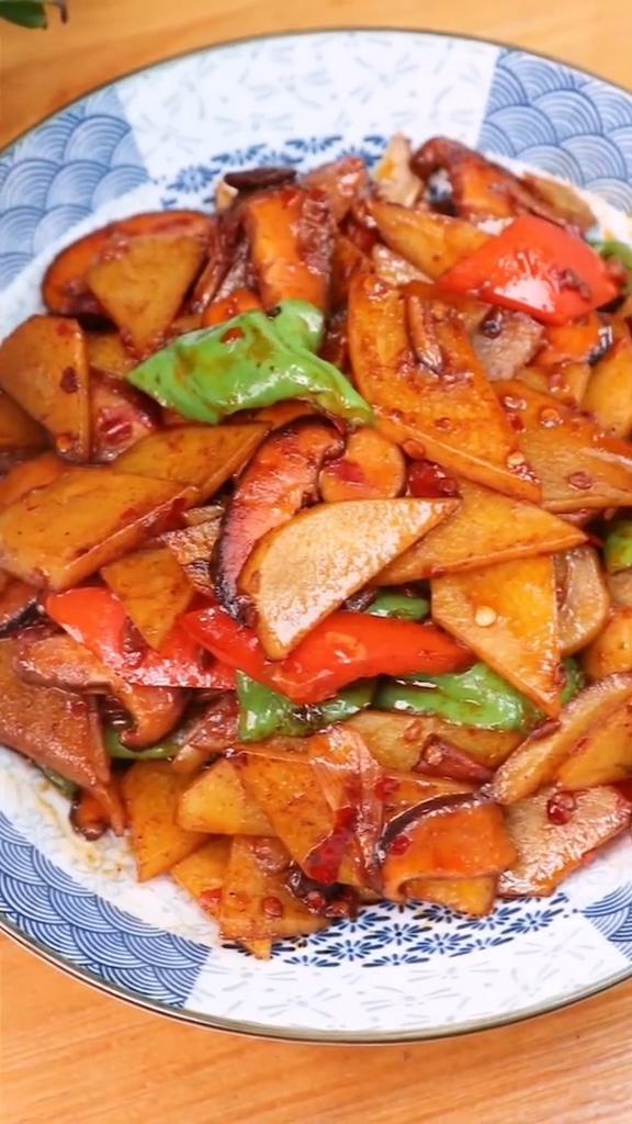 家常香菇土豆的做法-家常味炒菜譜