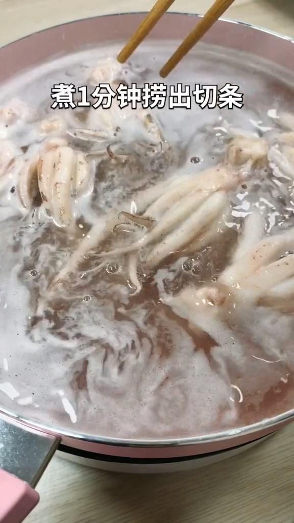 燒烤味炒魷魚須的做法-家常味炒菜譜