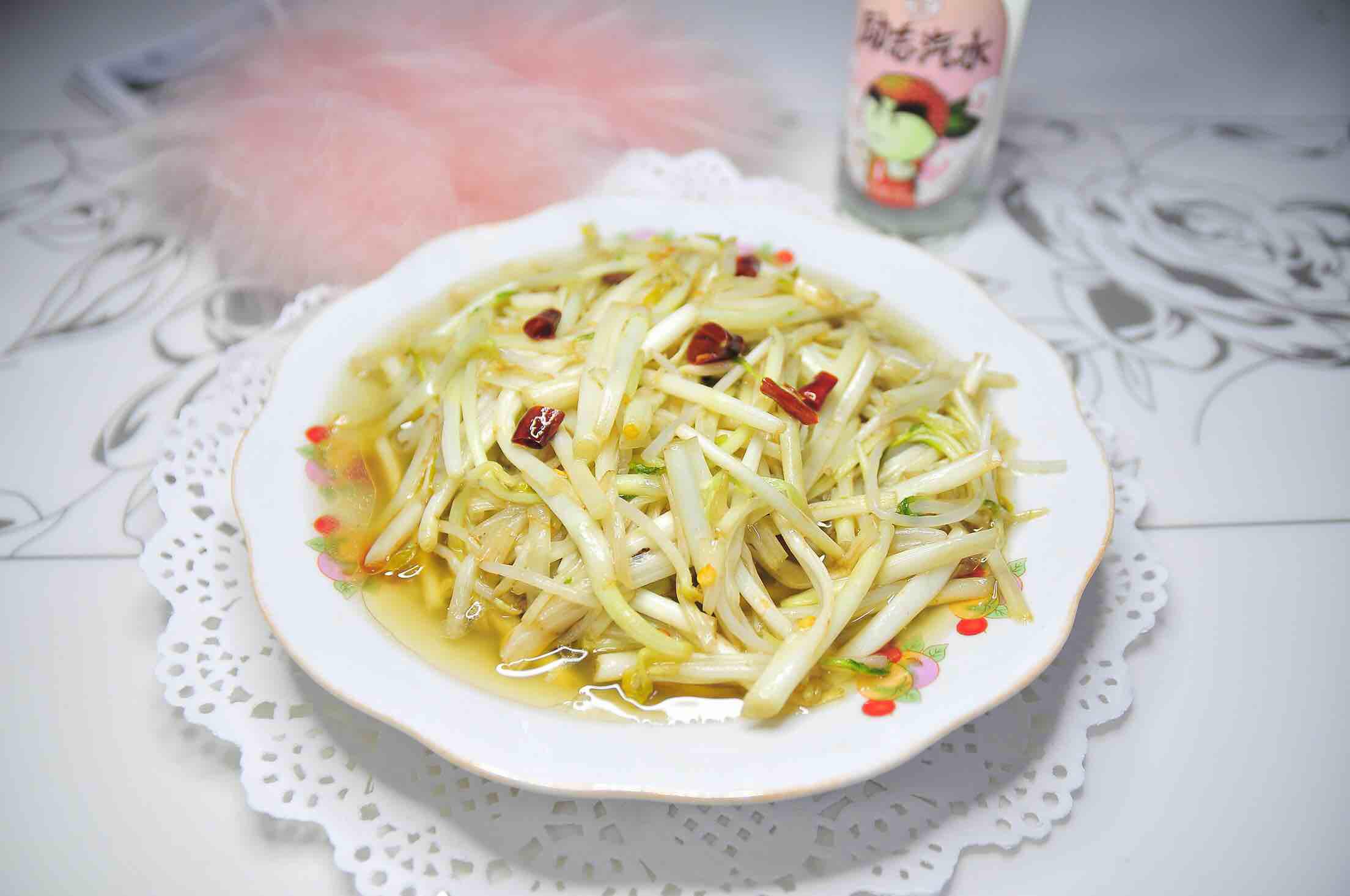 豆芽炒白芹的做法-家常味炒菜譜