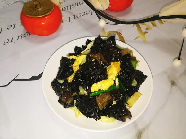 蔥香木耳雞蛋的做法-家常味炒菜譜
