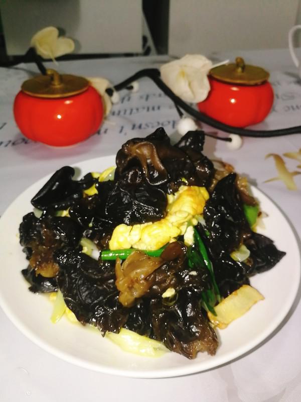 蔥香木耳雞蛋的做法-家常味炒菜譜