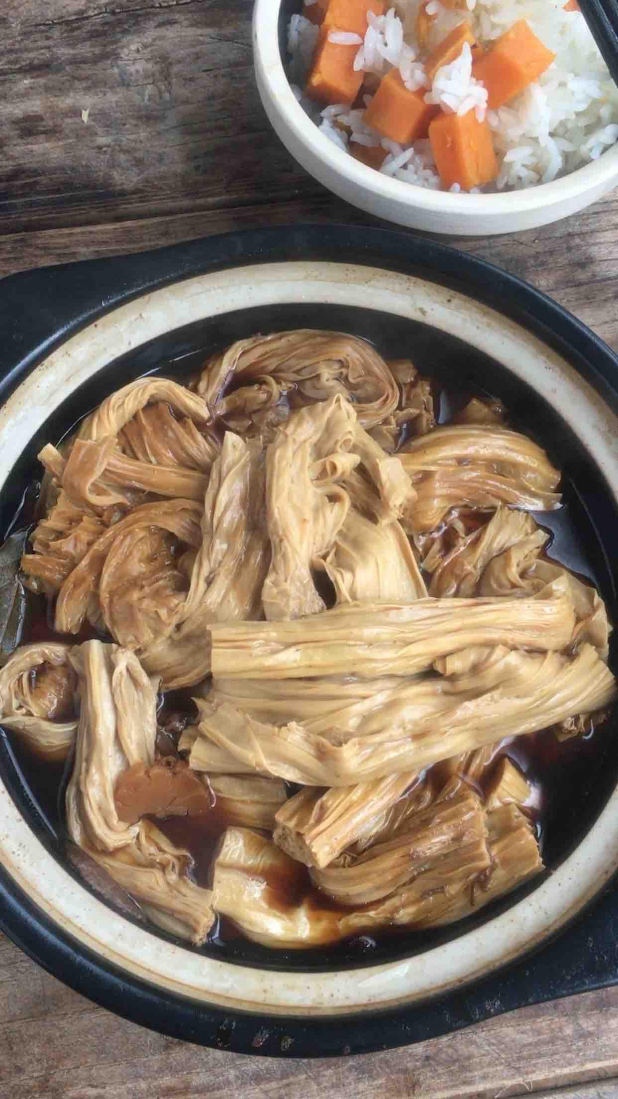 砂鍋腐竹的做法-家常味煮菜譜