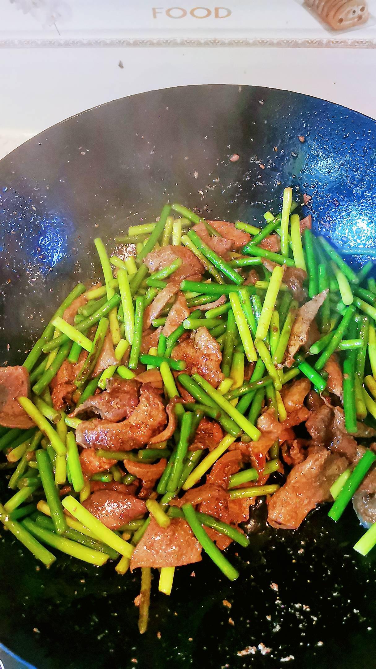 蒜薹炒豬肝的做法-咸鮮味炒菜譜