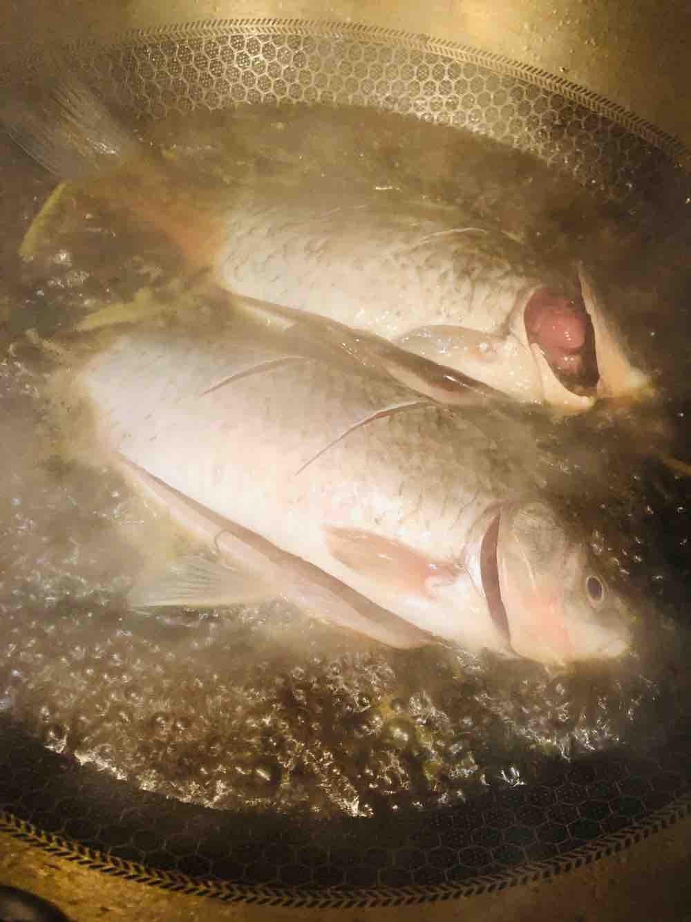 雪菜鯽魚的做法-家常味燒菜譜-易網(wǎng)健康養(yǎng)生網(wǎng) 雪菜鯽魚的做法-家常味燒菜譜