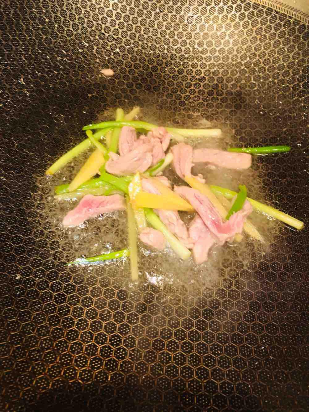 雪菜鯽魚的做法-家常味燒菜譜-易網(wǎng)健康養(yǎng)生網(wǎng) 雪菜鯽魚的做法-家常味燒菜譜