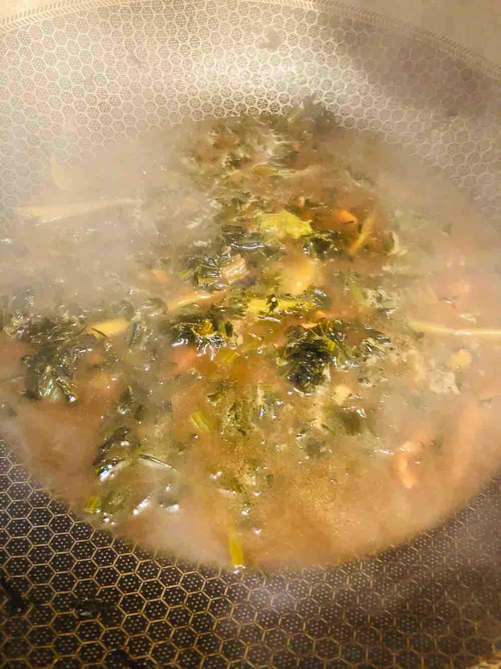 雪菜鯽魚的做法-家常味燒菜譜-易網(wǎng)健康養(yǎng)生網(wǎng) 雪菜鯽魚的做法-家常味燒菜譜