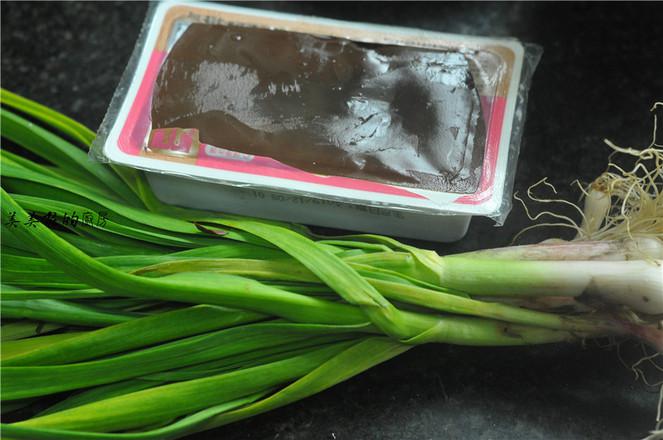 蒜香鴨血的做法-家常味燒菜譜