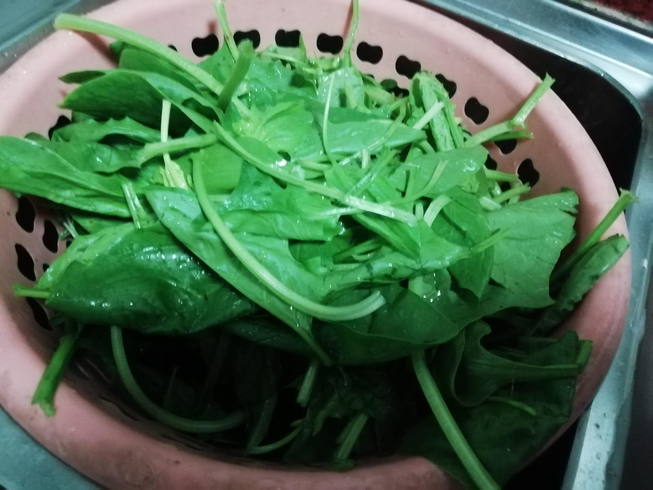 蒜香小菠菜的做法-家常味炒菜譜