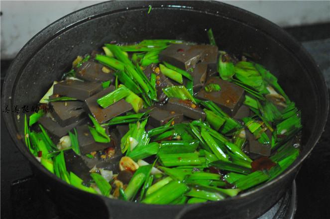 蒜香鴨血的做法-家常味燒菜譜