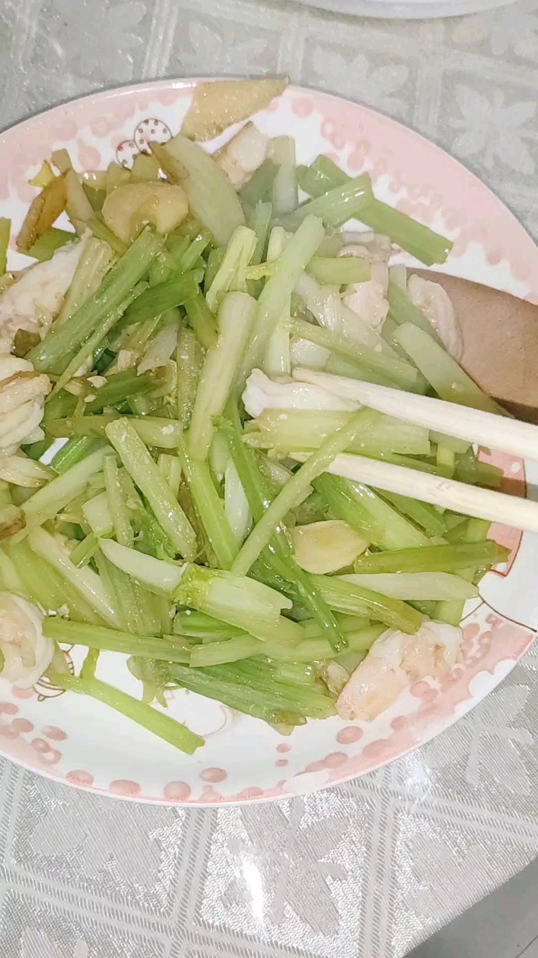 芹菜蝦仁的做法-咸鮮味炒菜譜