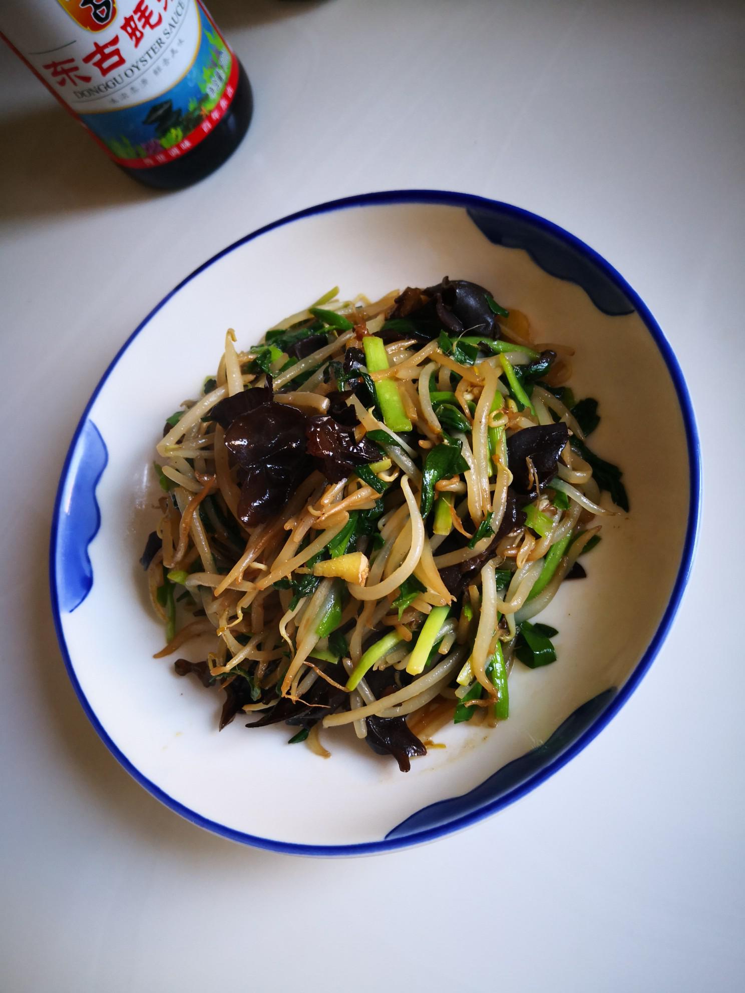 韭菜炒木耳的做法-家常味炒菜譜