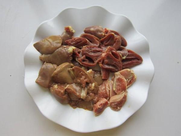 干鍋雞雜的做法-香辣味炒菜譜-易網<a href=http://m.henggaotouzi.com/ target=_blank class=infotextkey>健康養生</a>網 干鍋雞雜的做法-香辣味炒菜譜