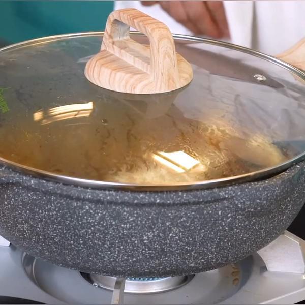 戴軍下廚做湯小調壽喜鍋,超鮮的做法-咸鮮味煮菜譜