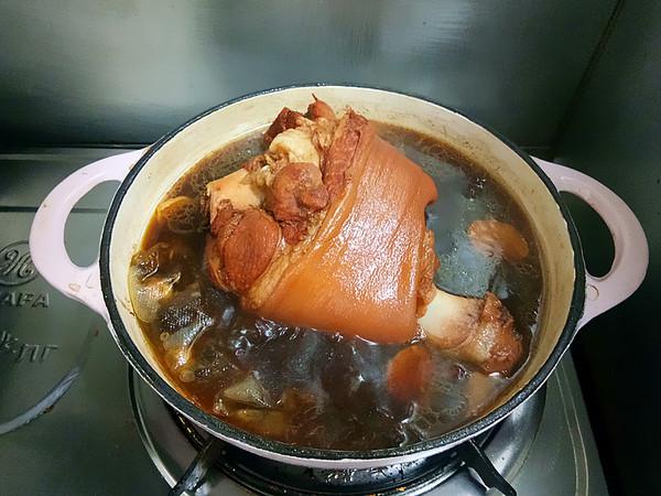 招財肘子的做法-其它口味燉菜譜