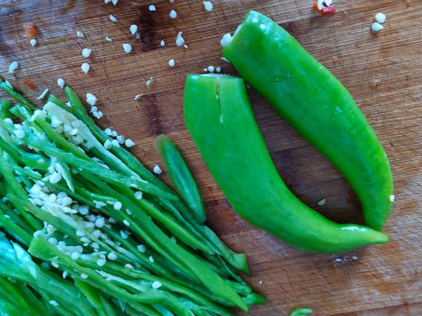 油炒辣椒的做法-香辣味炒菜譜