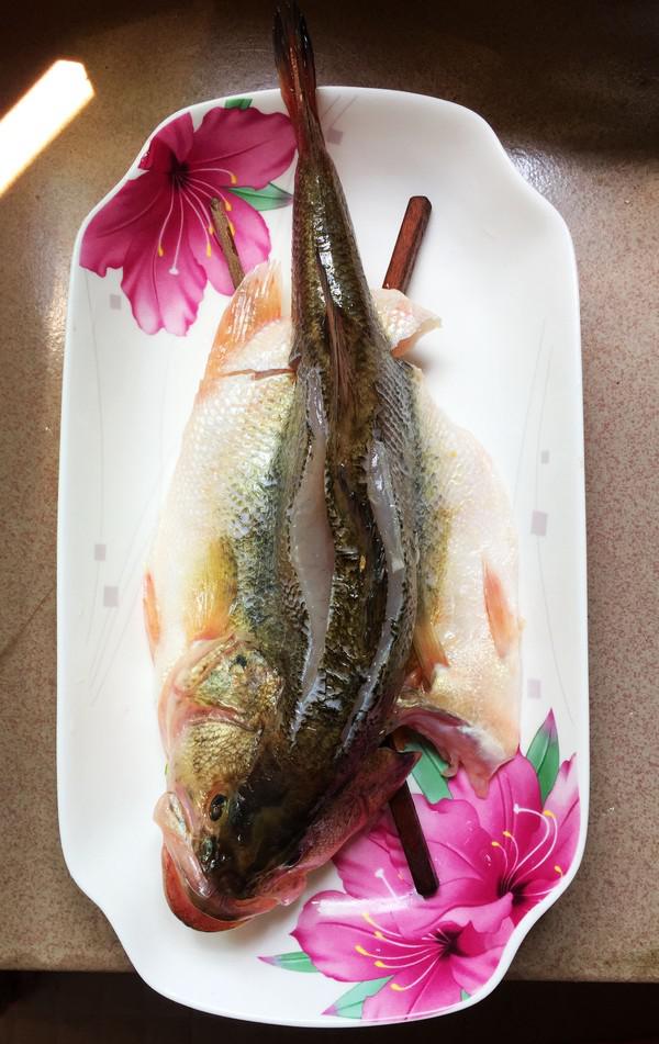 蔥香鱸魚的做法-家常味蒸菜譜