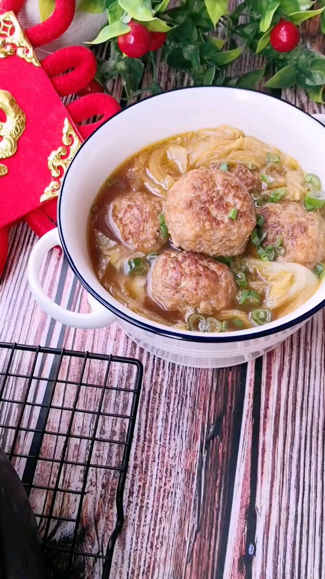 紅燒獅子頭的做法-咸鮮味煮菜譜