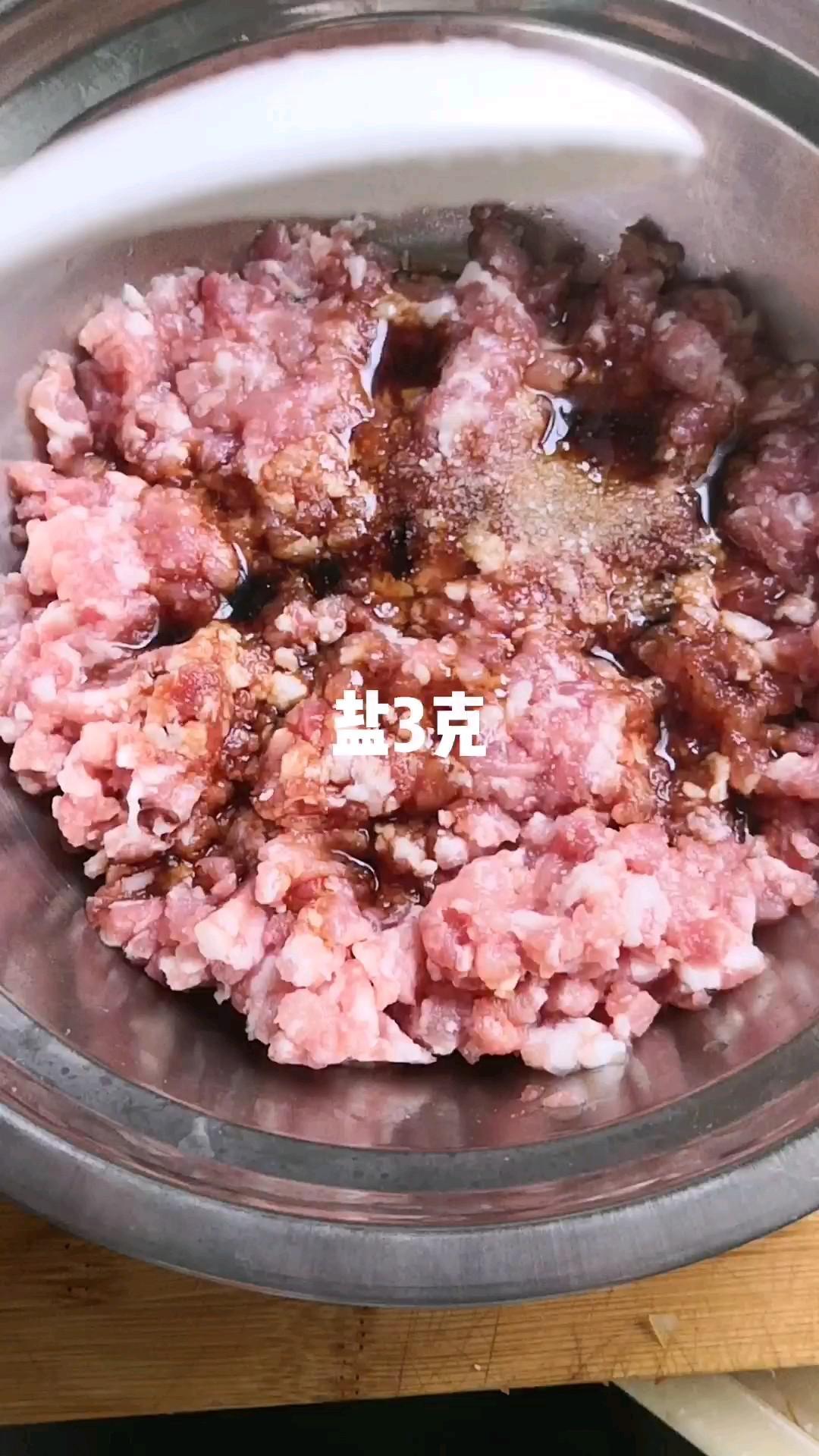 紅燒獅子頭的做法-咸鮮味煮菜譜