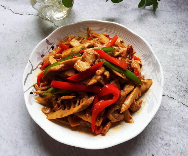 春筍炒瘦肉的做法-香辣味炒菜譜