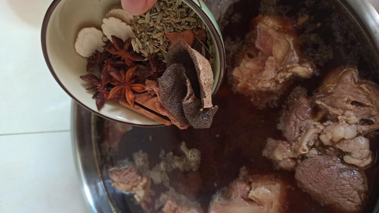 醬牛肉的做法-醬香味煮菜譜