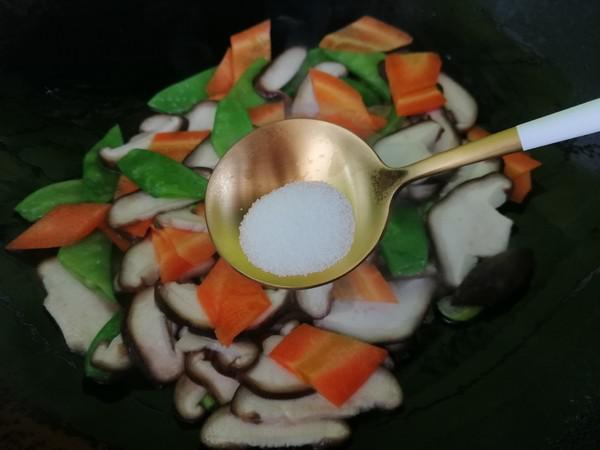 香菇炒荷蘭豆的做法-家常味炒菜譜