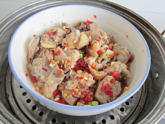 剁椒雞塊的做法-香辣味蒸菜譜-易網健康養生網 剁椒雞塊的做法-香辣味蒸菜譜