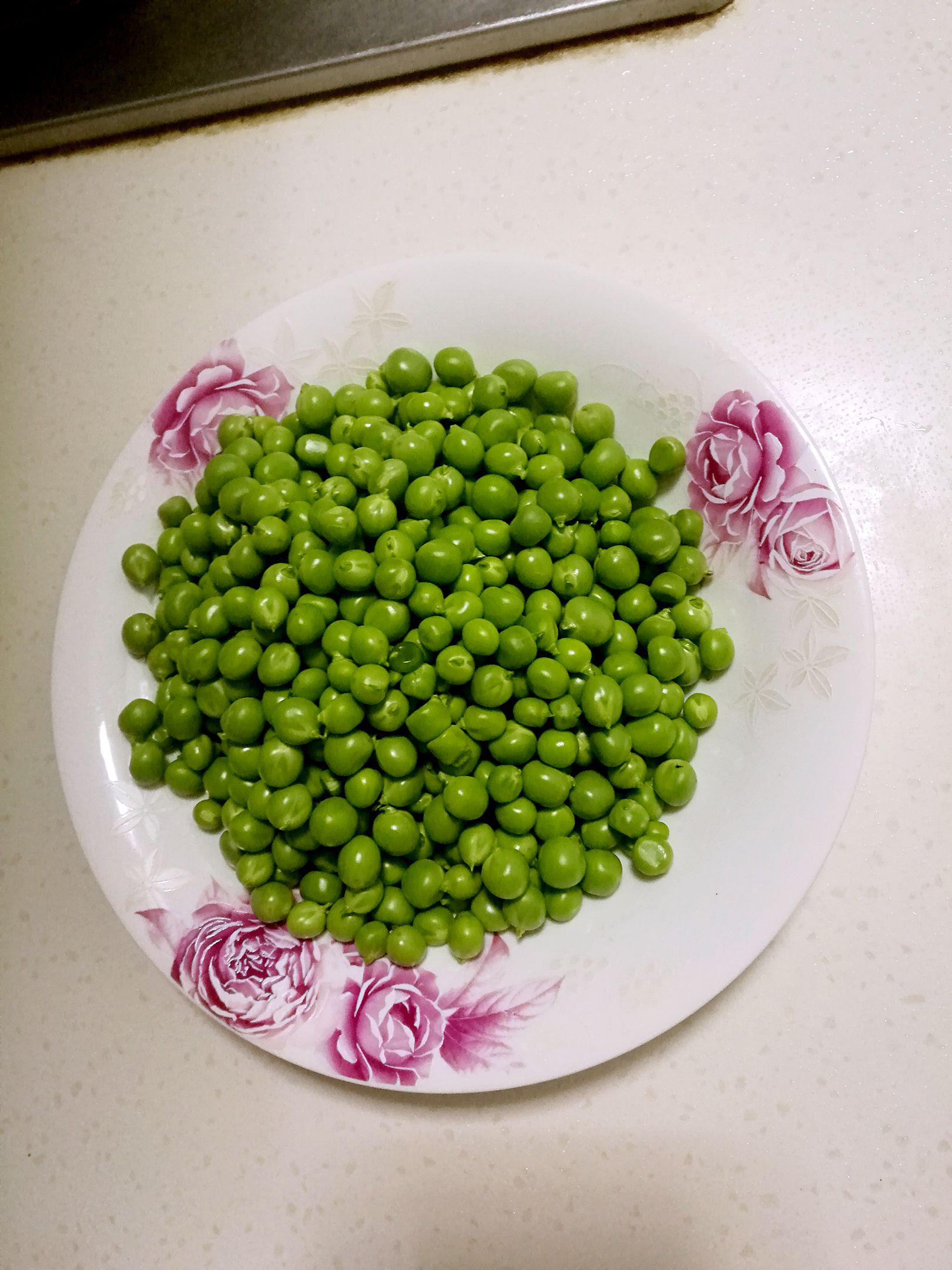 豌豆米炒香腸的做法-其它口味炒菜譜-易網<a href=http://m.henggaotouzi.com/ target=_blank class=infotextkey>健康養生</a>網 豌豆米炒香腸的做法-其它口味炒菜譜