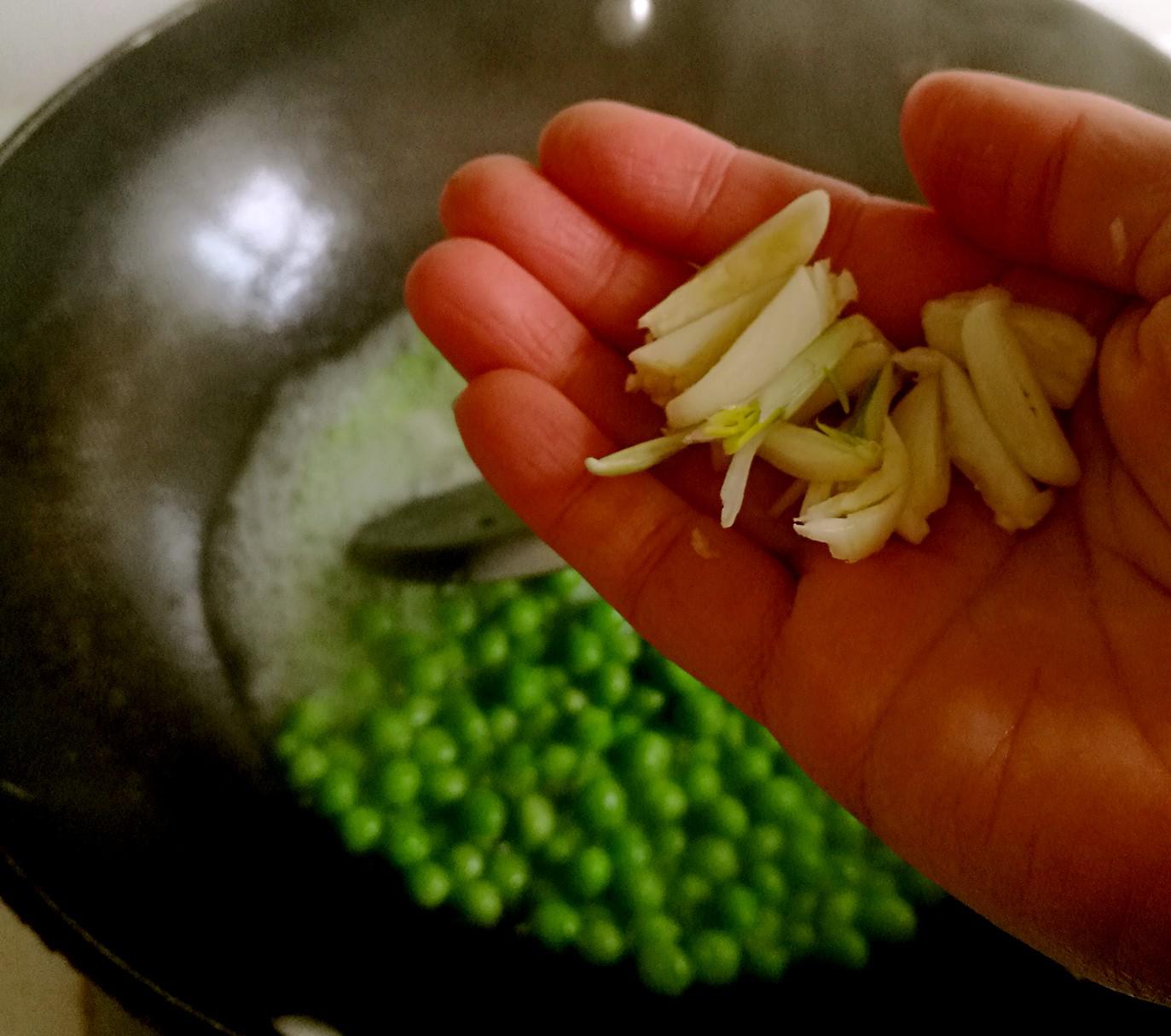 豌豆米炒香腸的做法-其它口味炒菜譜-易網健康養生網 豌豆米炒香腸的做法-其它口味炒菜譜