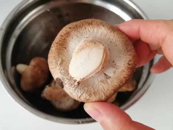 香菇炒荷蘭豆的做法-家常味炒菜譜