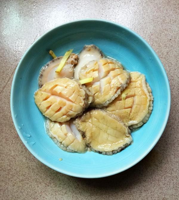 金銀蒜蒸鮑魚(yú)的做法-蒜香味蒸菜譜