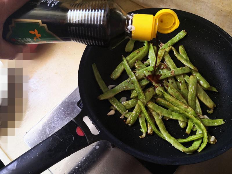 油燜豆角的做法-家常味燜菜譜