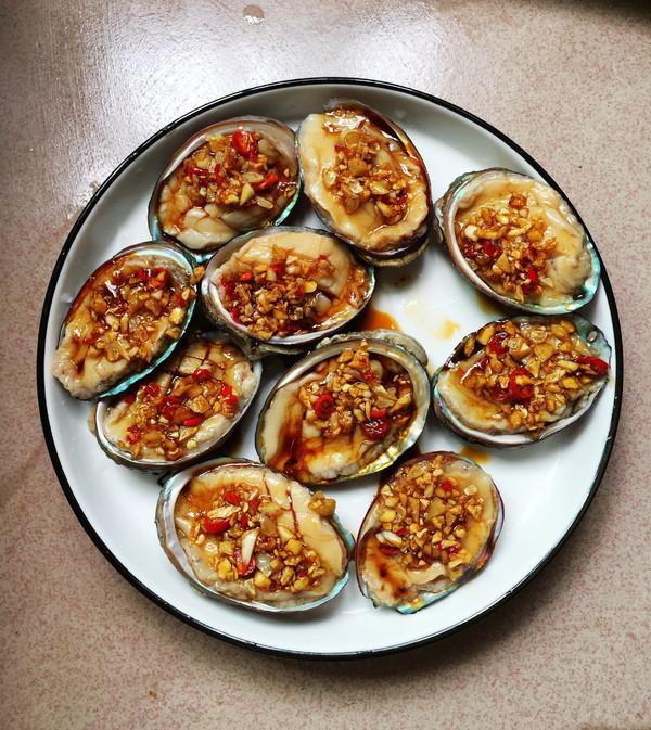 金銀蒜蒸鮑魚(yú)的做法-蒜香味蒸菜譜