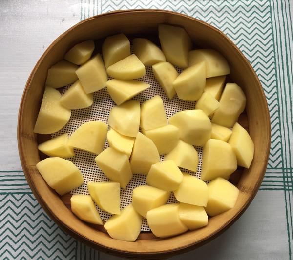 土豆粉蒸肉的做法-咸鮮味蒸菜譜