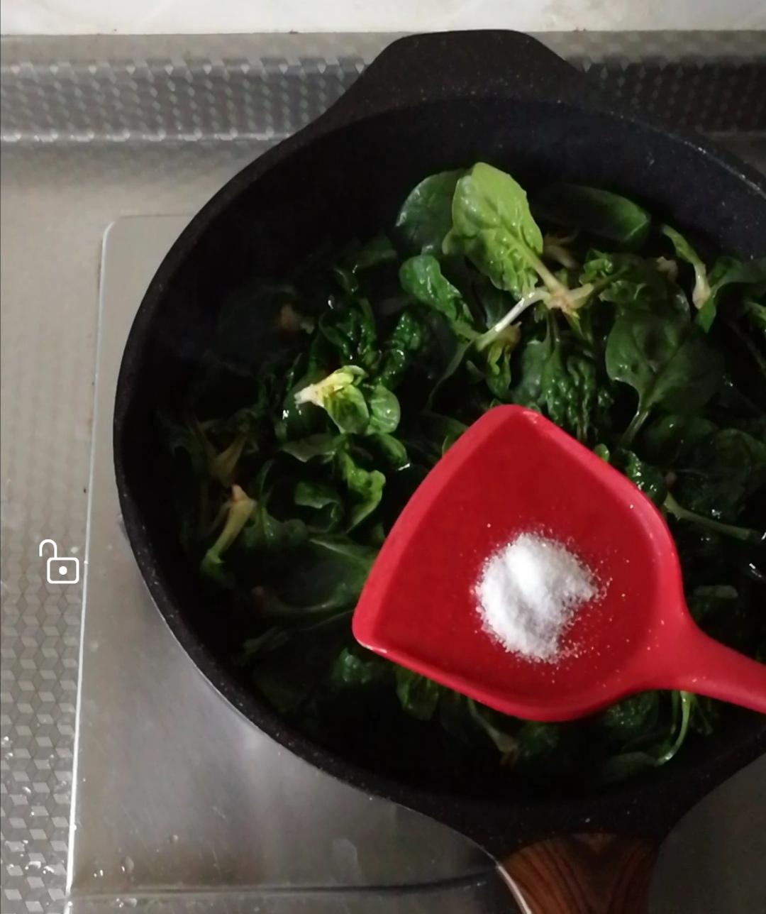 清炒菠菜的做法-家常味炒菜譜