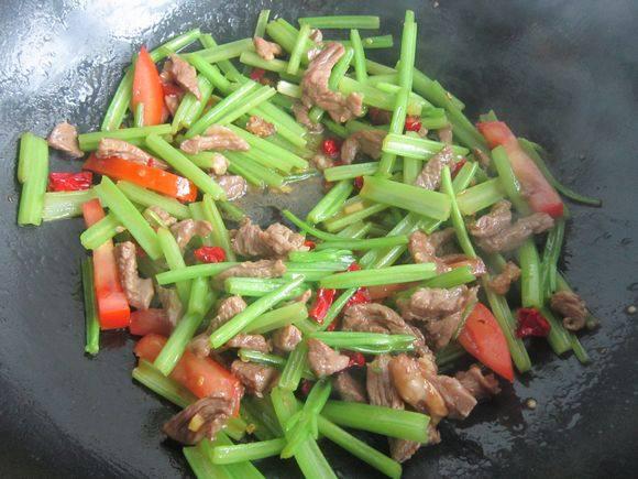 毛芹菜炒羊肉的做法-家常味炒菜譜