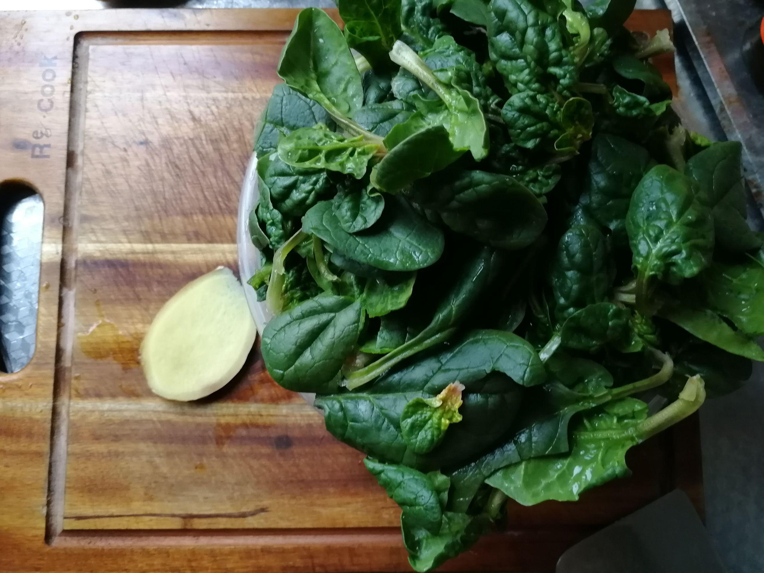 清炒菠菜的做法-家常味炒菜譜