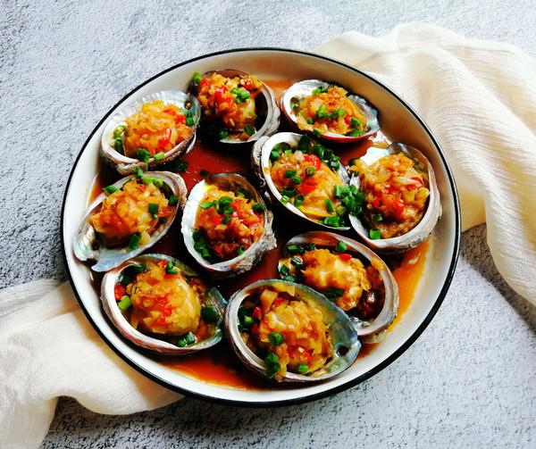 金銀蒜蒸鮑魚(yú)的做法-蒜香味蒸菜譜